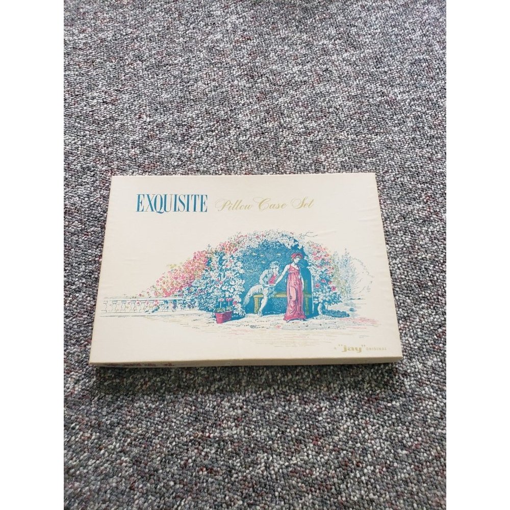 Brand New‎ In Box Vintage Pillowcase Set